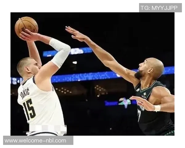 戈贝尔表现平平3投1中罚球命中率低迷贡献5分12板3助攻3封盖